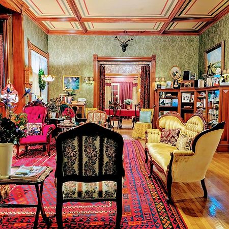 อเล็กซานเดอร์ แมนชั่น เบด แอนด์ เบรคฟาสต์ Bed & Breakfast วิโนนา ภายนอก รูปภาพ