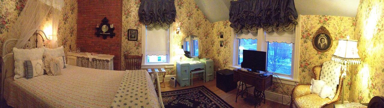 อเล็กซานเดอร์ แมนชั่น เบด แอนด์ เบรคฟาสต์ Bed & Breakfast วิโนนา ภายนอก รูปภาพ