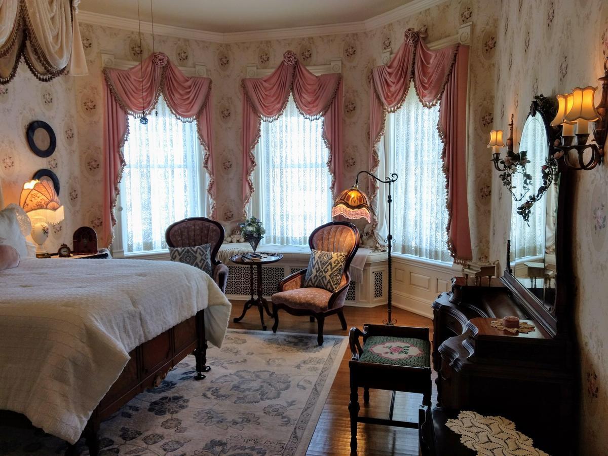 อเล็กซานเดอร์ แมนชั่น เบด แอนด์ เบรคฟาสต์ Bed & Breakfast วิโนนา ภายนอก รูปภาพ