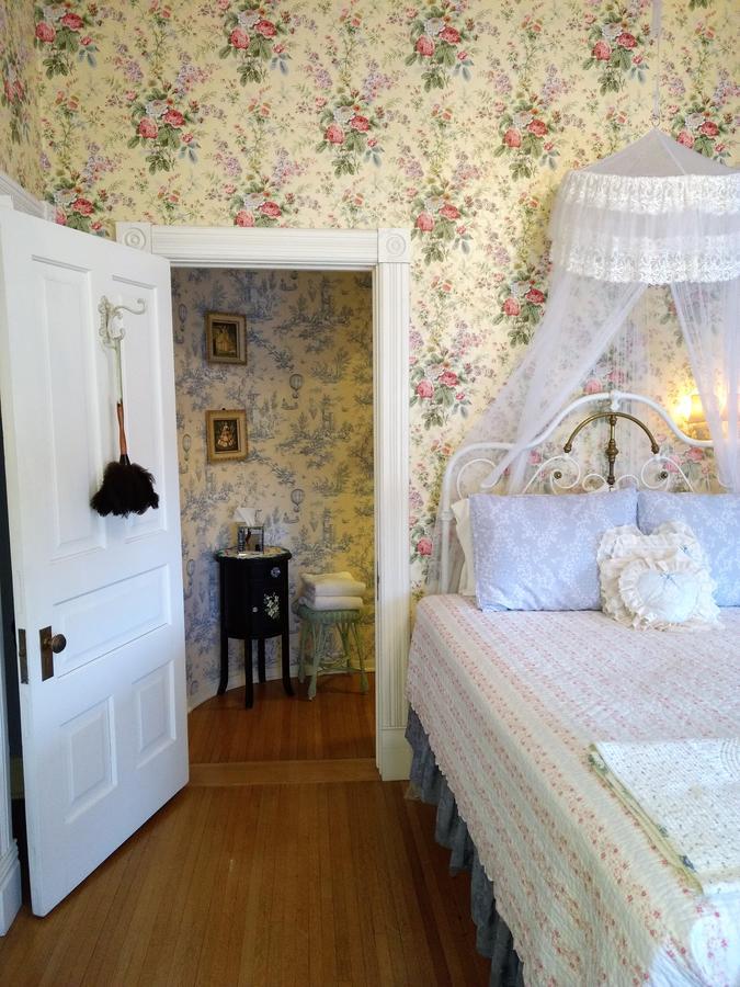 อเล็กซานเดอร์ แมนชั่น เบด แอนด์ เบรคฟาสต์ Bed & Breakfast วิโนนา ภายนอก รูปภาพ