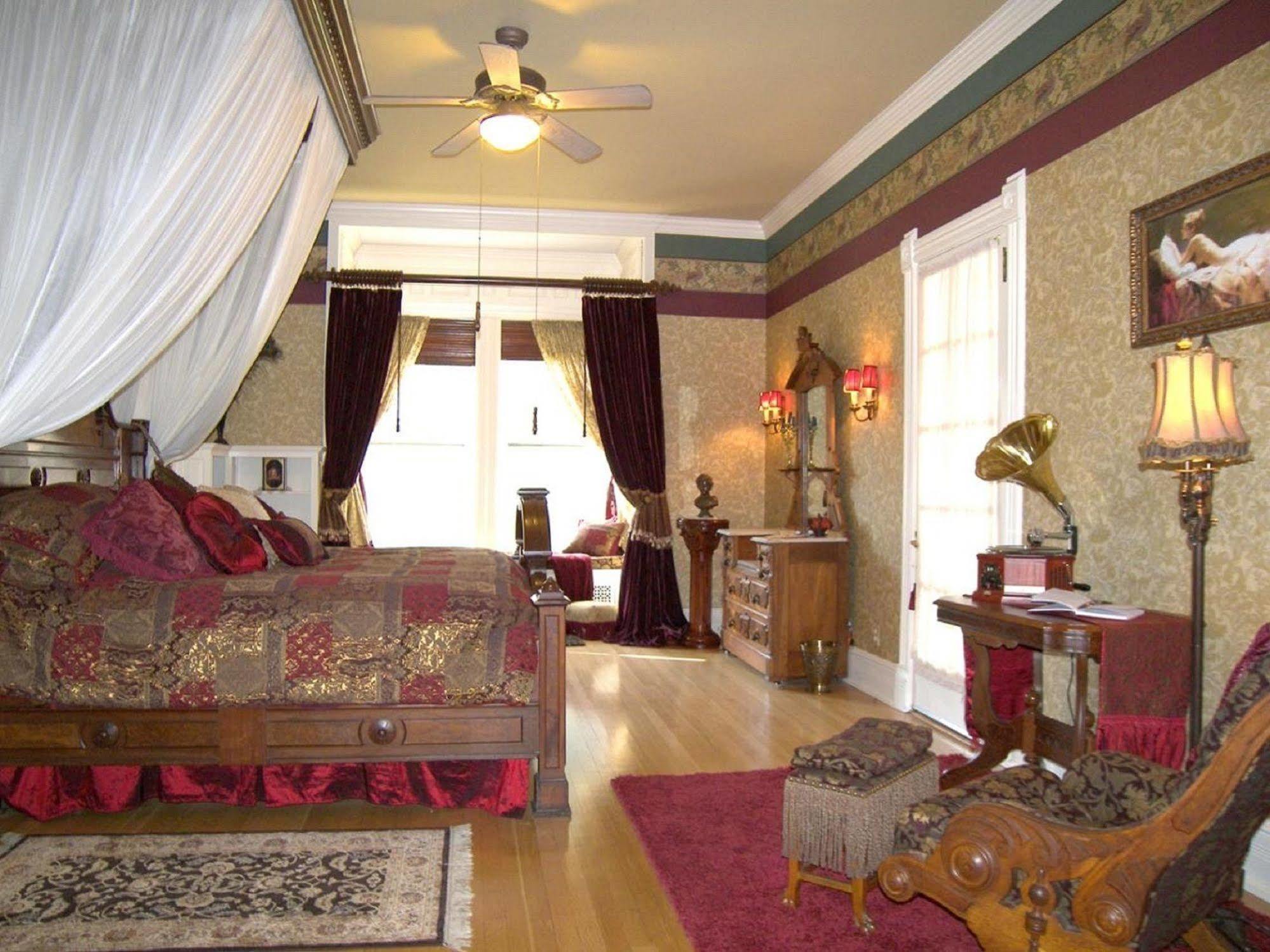อเล็กซานเดอร์ แมนชั่น เบด แอนด์ เบรคฟาสต์ Bed & Breakfast วิโนนา ภายนอก รูปภาพ