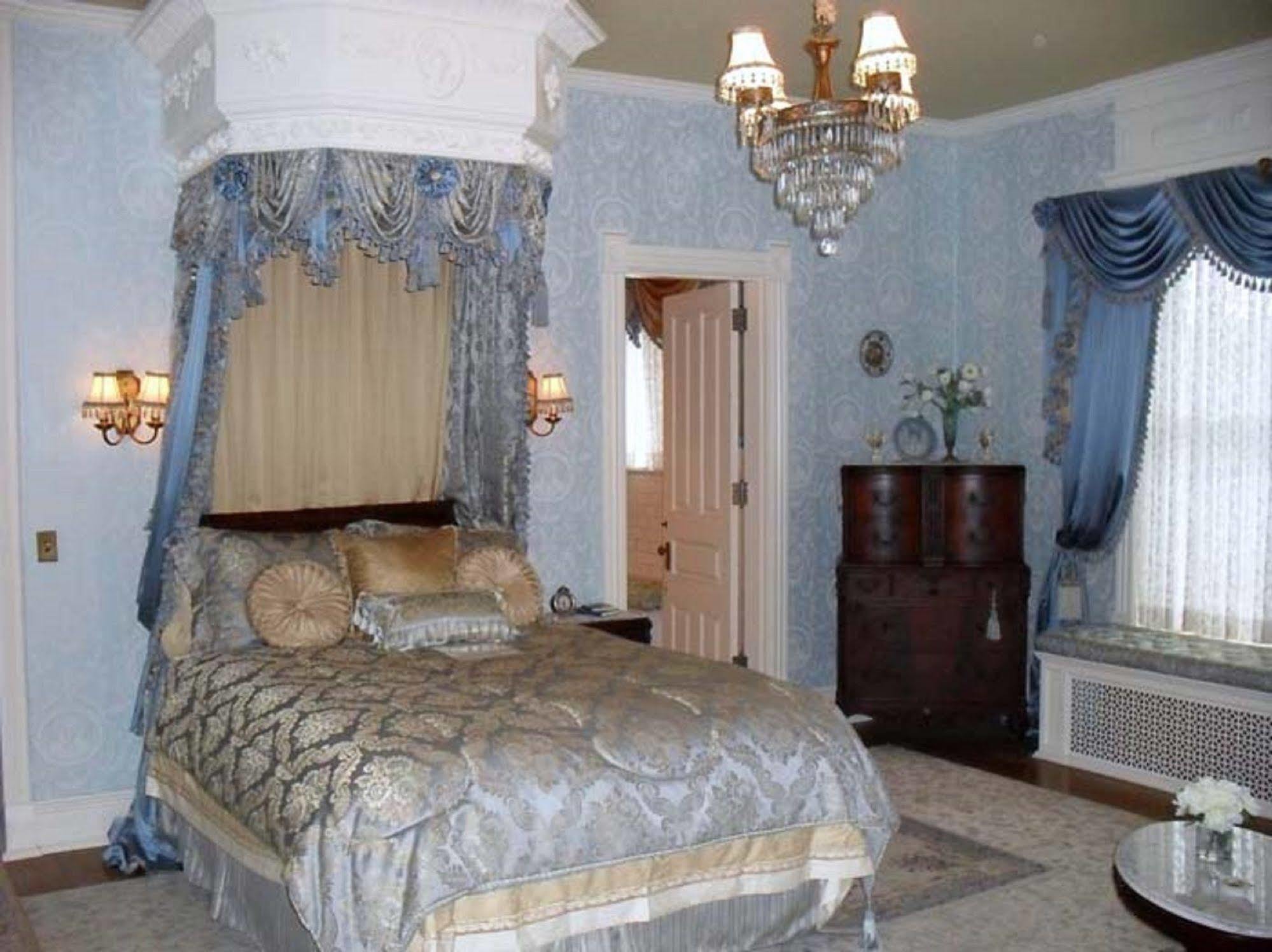 อเล็กซานเดอร์ แมนชั่น เบด แอนด์ เบรคฟาสต์ Bed & Breakfast วิโนนา ภายนอก รูปภาพ