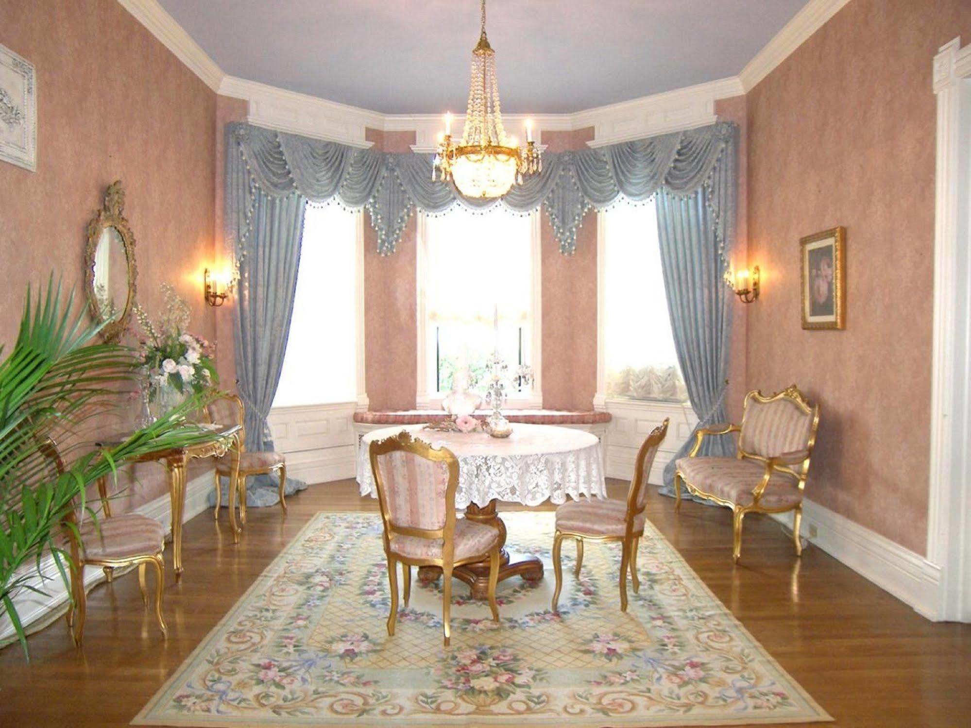 อเล็กซานเดอร์ แมนชั่น เบด แอนด์ เบรคฟาสต์ Bed & Breakfast วิโนนา ภายนอก รูปภาพ