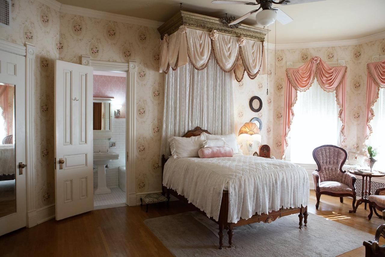 อเล็กซานเดอร์ แมนชั่น เบด แอนด์ เบรคฟาสต์ Bed & Breakfast วิโนนา ภายนอก รูปภาพ