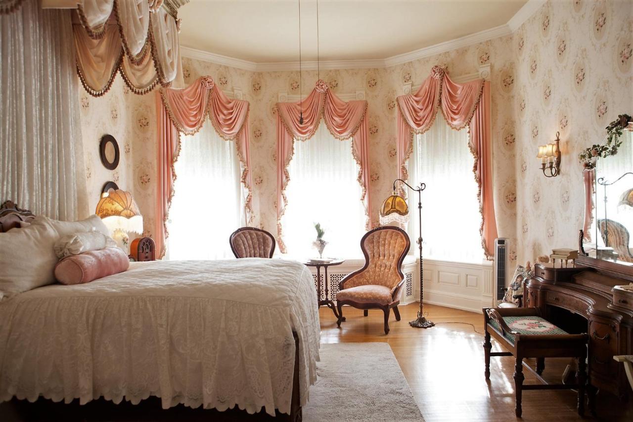 อเล็กซานเดอร์ แมนชั่น เบด แอนด์ เบรคฟาสต์ Bed & Breakfast วิโนนา ภายนอก รูปภาพ
