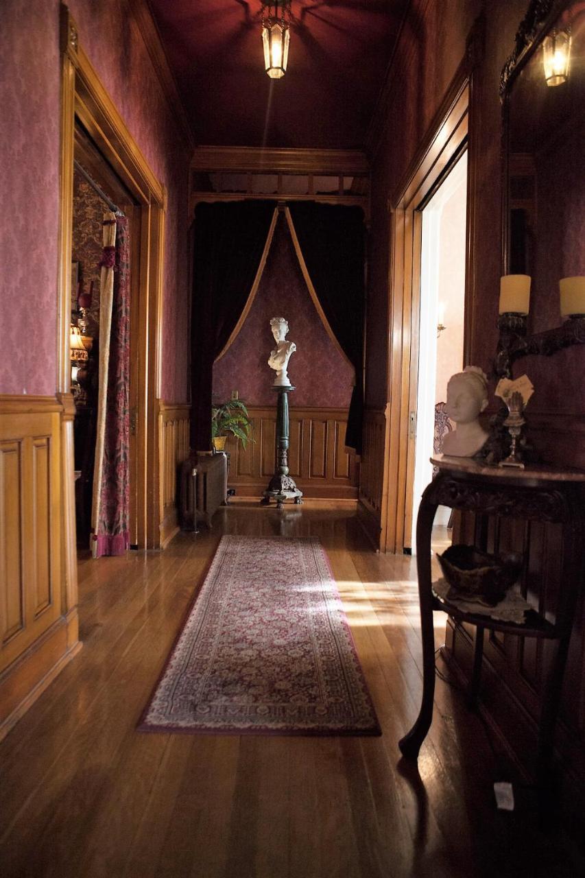 อเล็กซานเดอร์ แมนชั่น เบด แอนด์ เบรคฟาสต์ Bed & Breakfast วิโนนา ภายนอก รูปภาพ