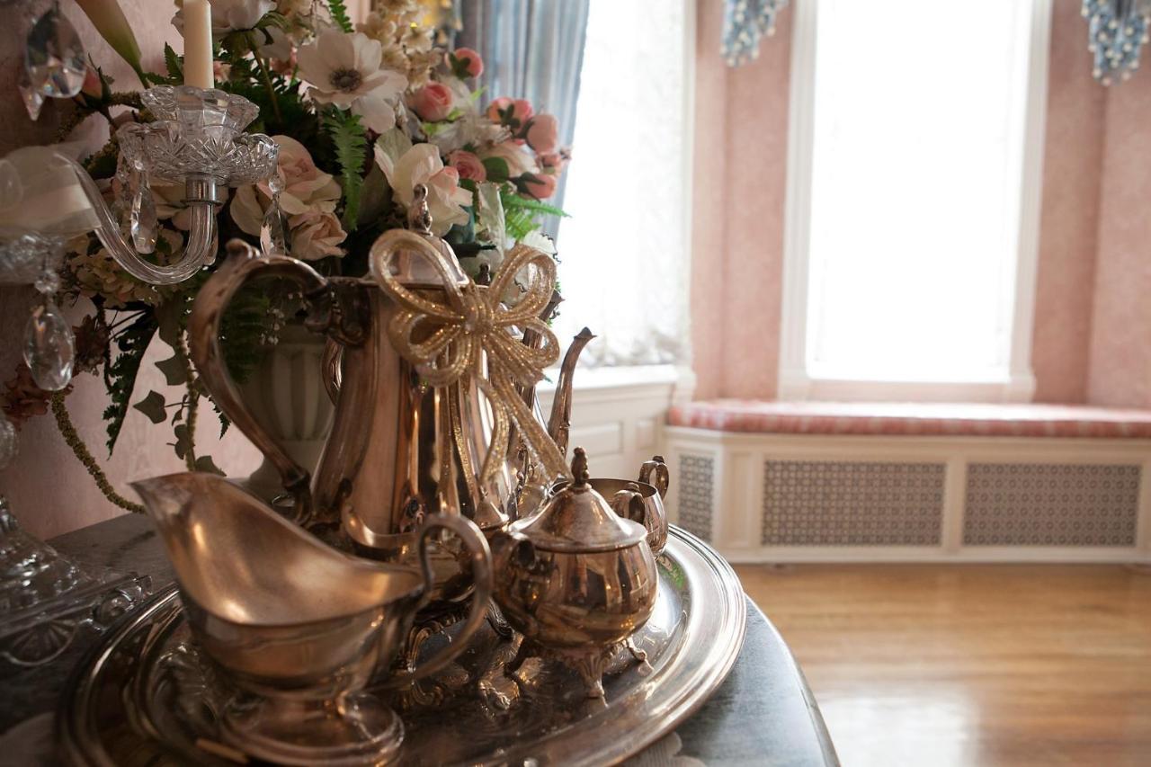 อเล็กซานเดอร์ แมนชั่น เบด แอนด์ เบรคฟาสต์ Bed & Breakfast วิโนนา ภายนอก รูปภาพ